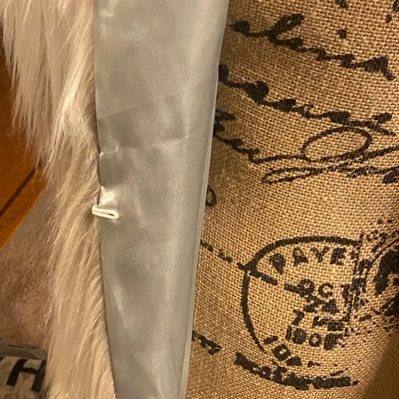 Faux Fur Vest. - Picture 6 of 8